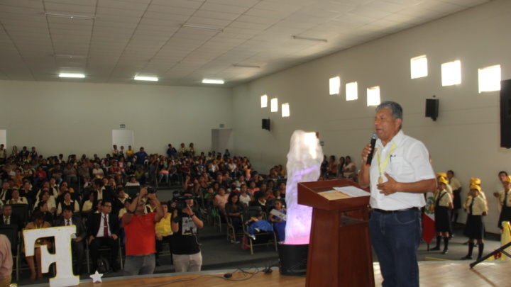 DISTINGUEN DESTACADAS PERSONALIDADES EN EL 53° ANIVERSARIO DEL COLEGIO FRANCISCO LIZARZABURU