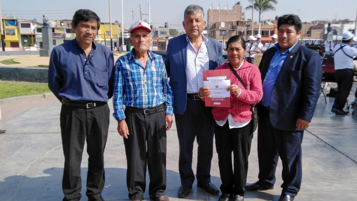 CON 40 TÍTULOS DE PROPIEDAD SE BENEFICIAN VECINOS DE EL PORVENIR
