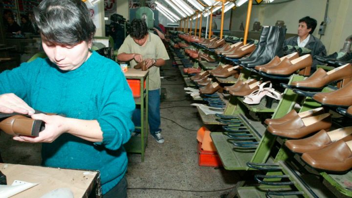La Industria: El Porvenir, más de 90 000 trabajadores de calzado se quedaron sin empleo.