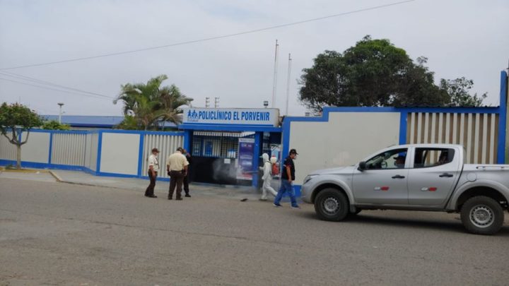 CONTINUAMOS CON LA FUMIGACIÓN DE CENTROS DE SALUD, COMISARIAS Y POLICLINICO RÍO SECO.