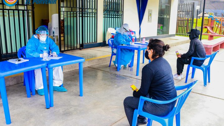 Atención oportuna y gratuita para casos sospechosos de COVID-19 en El Porvenir.