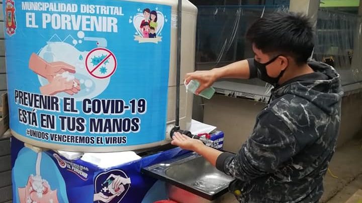 PREVENCIÓN, ORDEN Y LIMPIEZA EN MERCADO BENDICIÓN  DE DIOS EN ALTO TRUJILLO AHORA TE TOCA A TI, JUNTOS COMBATAMOS EL COVID 19.