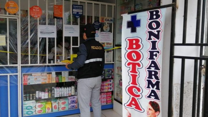 Fiscalización clausura farmacias en operativo.
