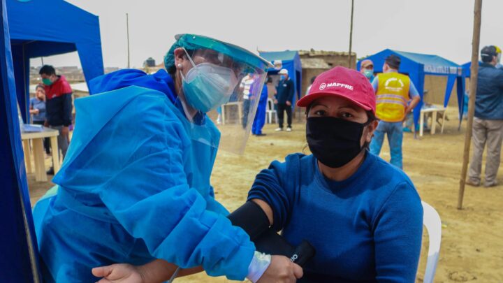 COVI-19 CAMPAÑA MÉDICA: Más de 300 vecinos atendidos en campaña médica comunitaria realizada en alto Trujillo barrio 4c.