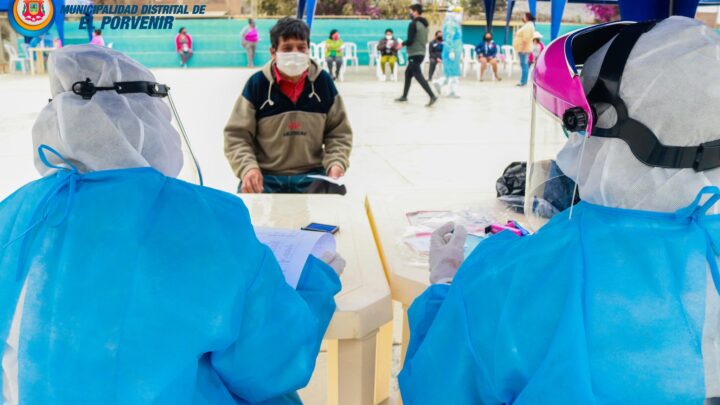 COVI-19 CAMPAÑA MÉDICA: Atendimos a los vecinos de los Libertadores.