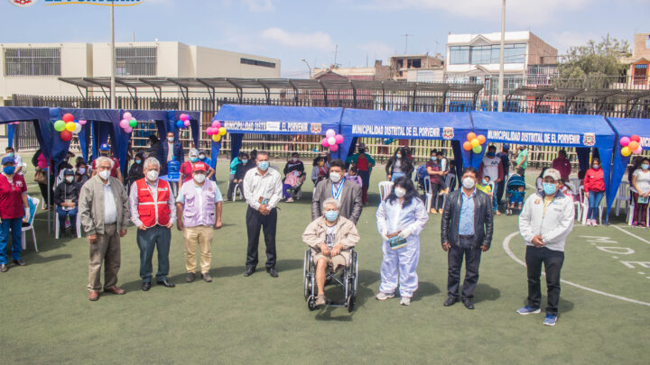 LA MDEP Y ONG ENTREGAN SILLAS DE RUEDAS, ANDADORES, MULETAS A PERSONAS CON DISCAPACIDAD.