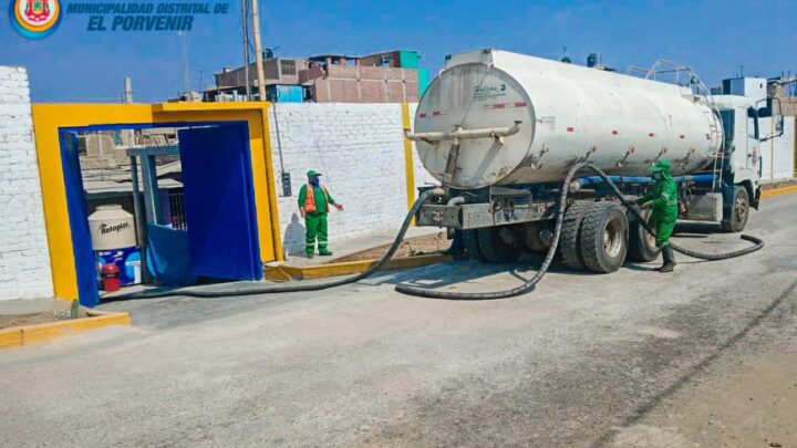 Nuestra MDEP y comerciantes realizan limpieza de mercados.