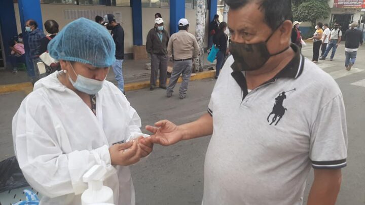 Prevención de Salud | Más de 150 vecinos de El Porvenir pasan por prueba de glucosa.