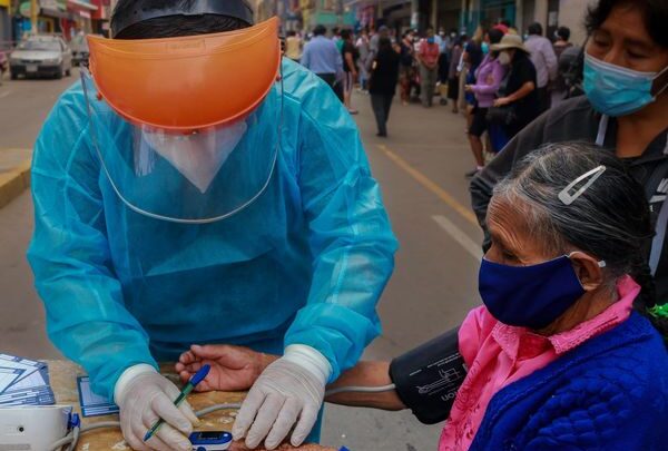 Campaña de Prevención COVI-19 | Más de 150 personas son atendidos en campaña de descarte de diabetes.