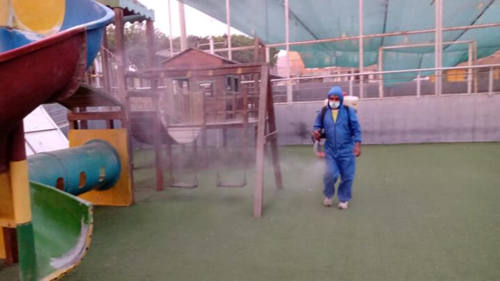 COVI-19 Prevención | Continuamos desinfectando con la campaña de fumigación de espacios públicos de nuestro Distrito.