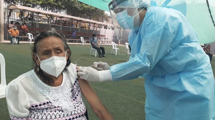 COVI-19 Segunda Ola | Con éxito finalizo la primera etapa de vacunación con el COVI-19 en los adultos mayores.