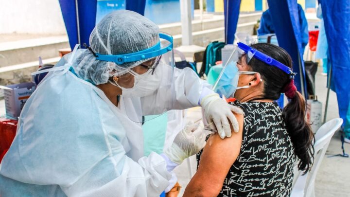 Vacunación COVID-19 | Se vacunaron exitosamente a más de 9324 adultos mayores en El Porvenir.