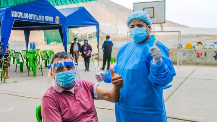 Continuamos con la jornada de vacunación contra el COVID-19 para adultos mayores de 60 años y síndrome de Down.