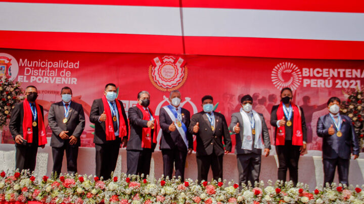 Ceremonia Bicentenario | Autoridades Municipales de El Porvenir realizaron Conmemoración por el Bicentenario del Perú.