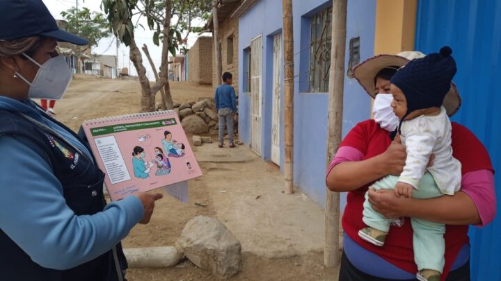Meta 4 | Nuestros Ángeles de Hierro continúan realizando visitas domiciliarias a los niños del distrito.