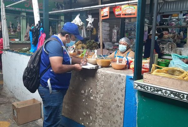 Se realiza empadronamiento de los comerciantes de los 19 centros de abastos del Porvenir