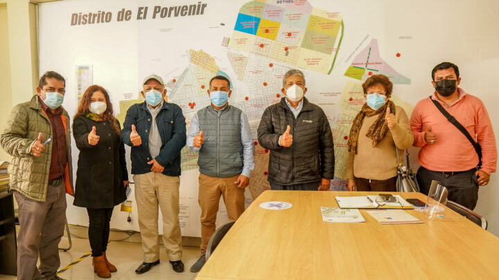 Mesa de Concertación | Nuestro alcalde Víctor Rebaza y funcionarios se reunieron para tratar problemas sociales y lucha contra la pobreza en Alto Trujillo.