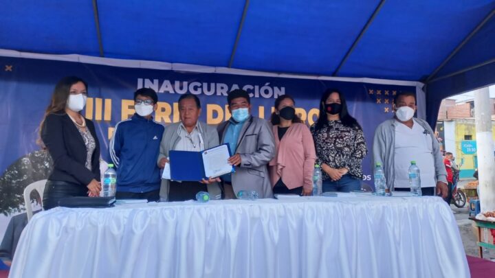 Distinción | Distinguen a escritor Pedro Ulloa Jesús en III Feria del Libro de El Porvenir.