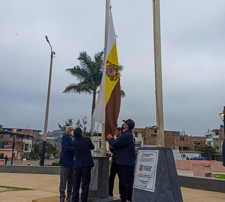 SE REALIZÓ IZAMIENTO DE PABELLÓN NACIONAL POR EL DÍA DEL TRABAJADOR 
