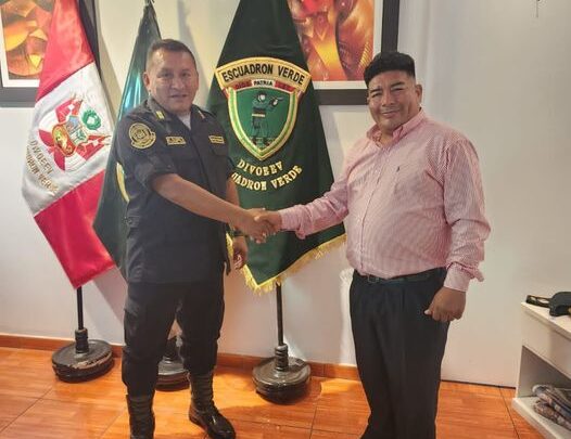 Gestión | Nuestro alcalde Juan Carranza Ventura se reunió en Lima con el jefe del Escuadrón Verde de la Policía Nacional del Perú. Gestión | Nuestro alcalde Juan Carranza Ventura se reunió en Lima con el jefe del Escuadrón Verde de la Policía Nacional del Perú.